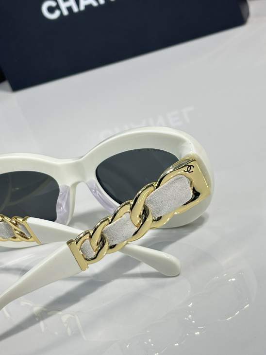 Picture of Chanel Sunglasses _SKUfw77318143fw